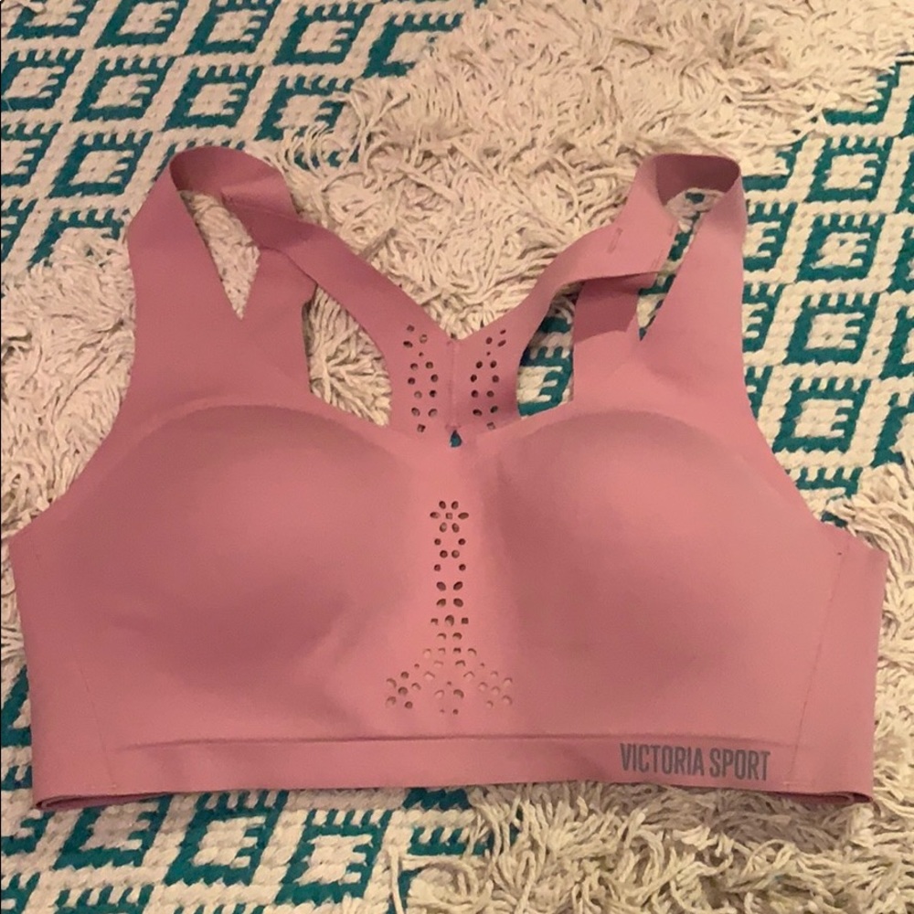 Victoria’s Secret sports bra 34C